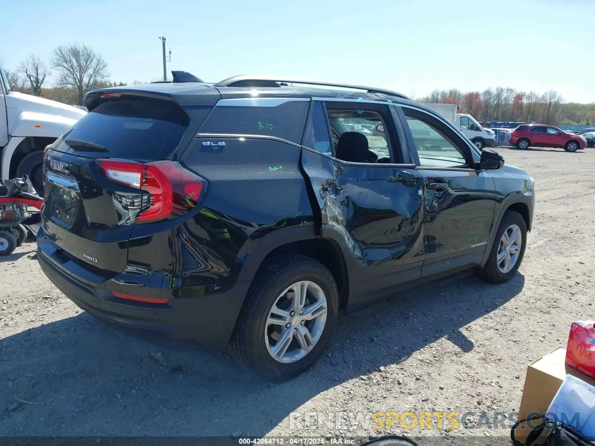 4 Photograph of a damaged car 3GKALTEG8RL110916 GMC TERRAIN 2024
