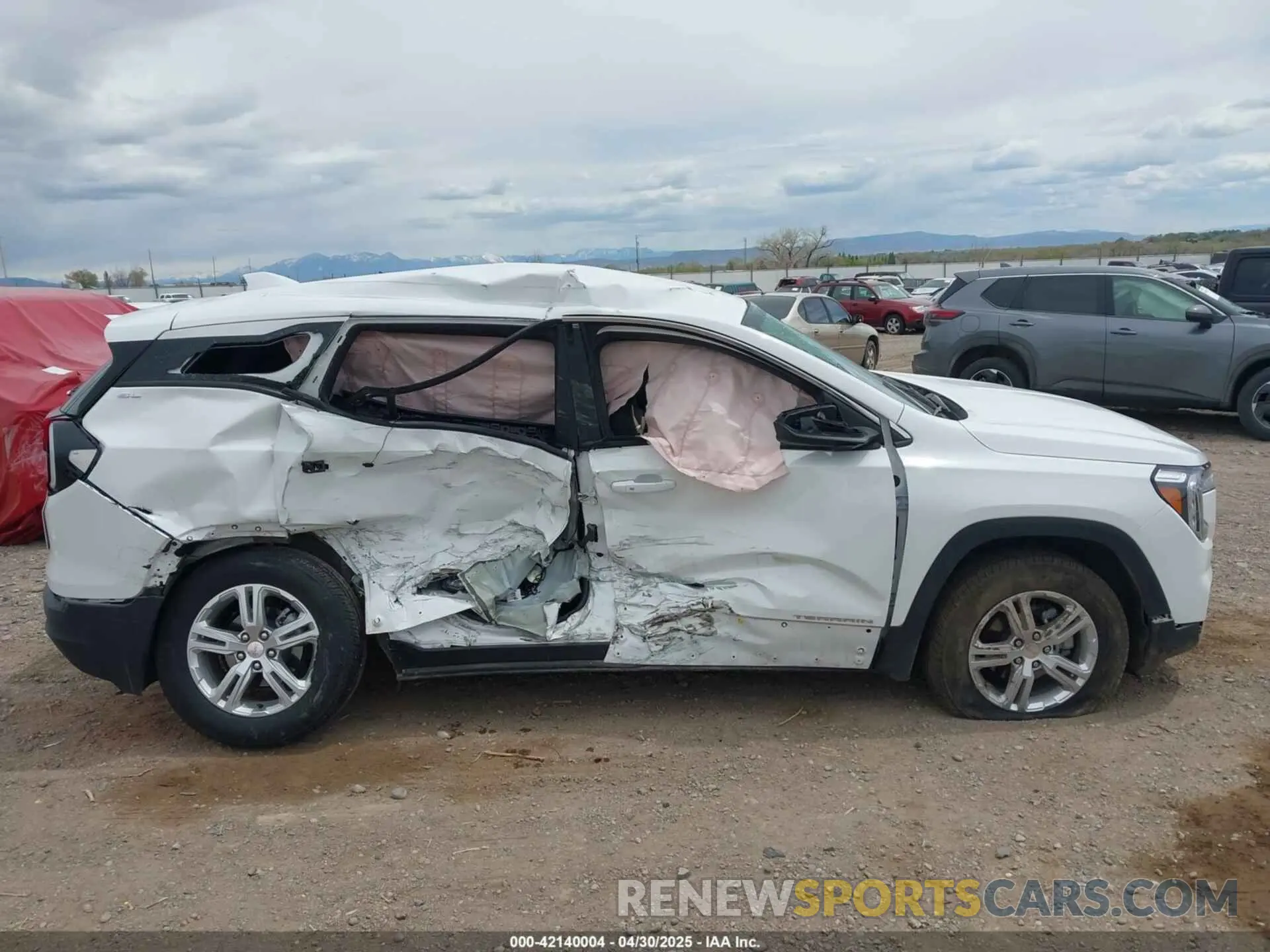 13 Photograph of a damaged car 3GKALTEG9RL372217 GMC TERRAIN 2024