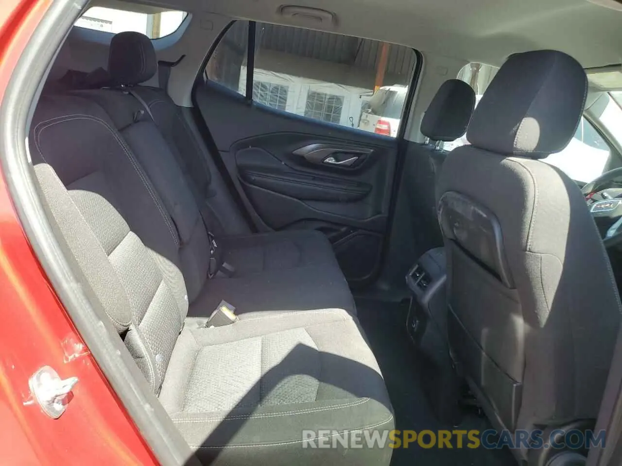 11 Photograph of a damaged car 3GKALTEGXRL307375 GMC TERRAIN 2024