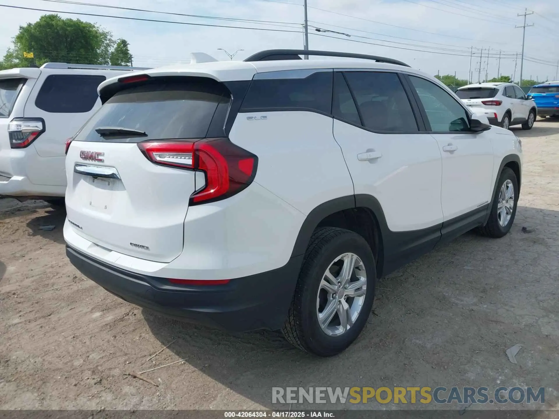 4 Photograph of a damaged car 3GKALTEGXRL347830 GMC TERRAIN 2024