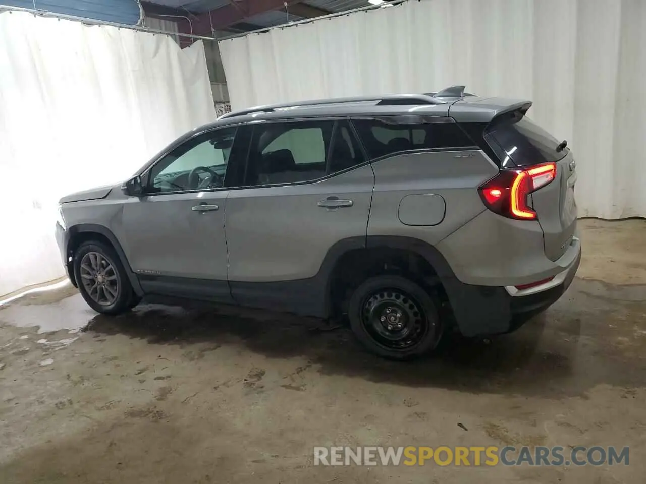 2 Photograph of a damaged car 3GKALVEG0RL329770 GMC TERRAIN 2024