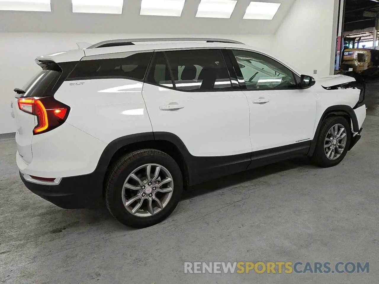 3 Photograph of a damaged car 3GKALVEG5RL326685 GMC TERRAIN 2024