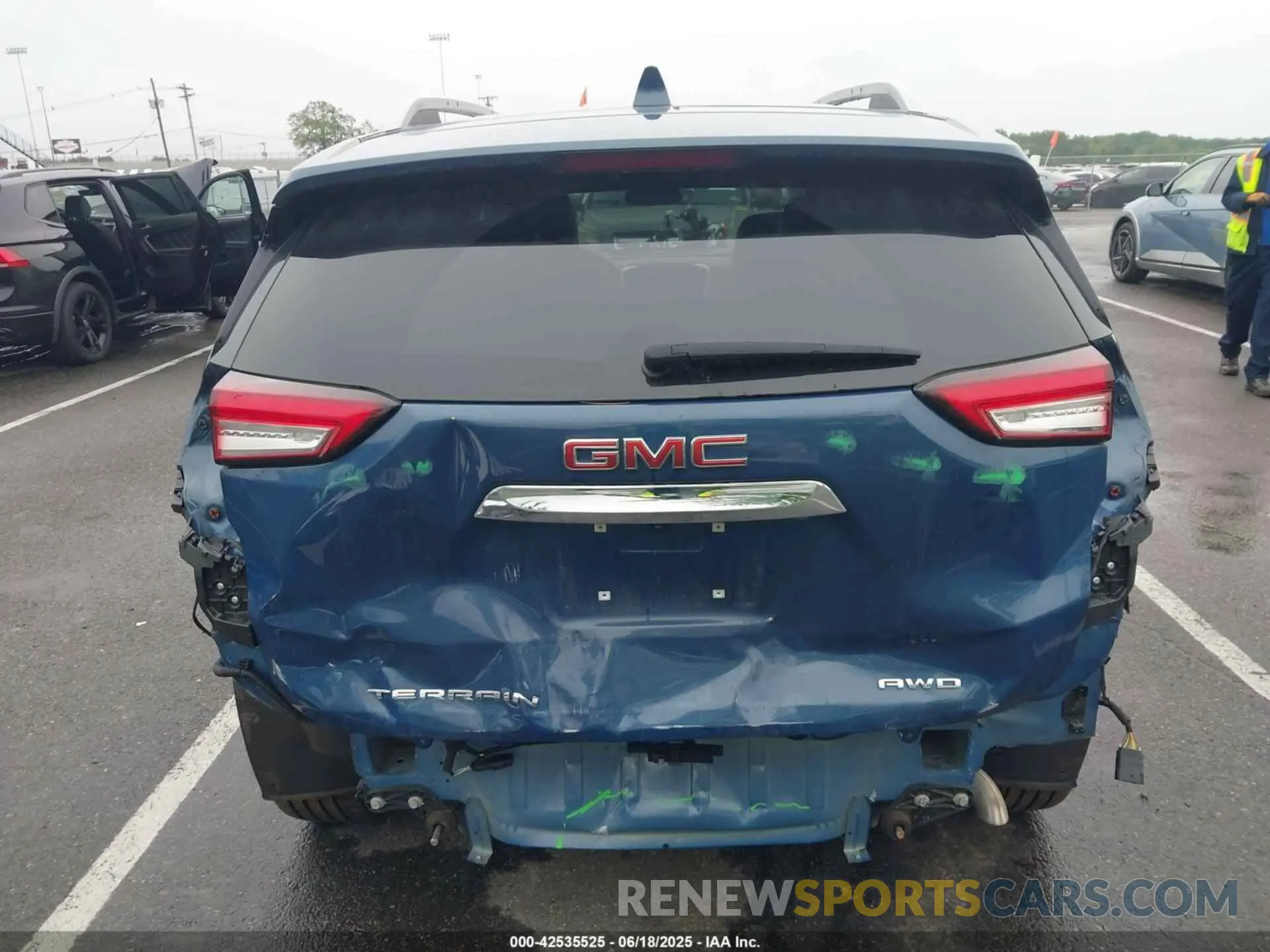 17 Photograph of a damaged car 3GKALVEG7RL176546 GMC TERRAIN 2024