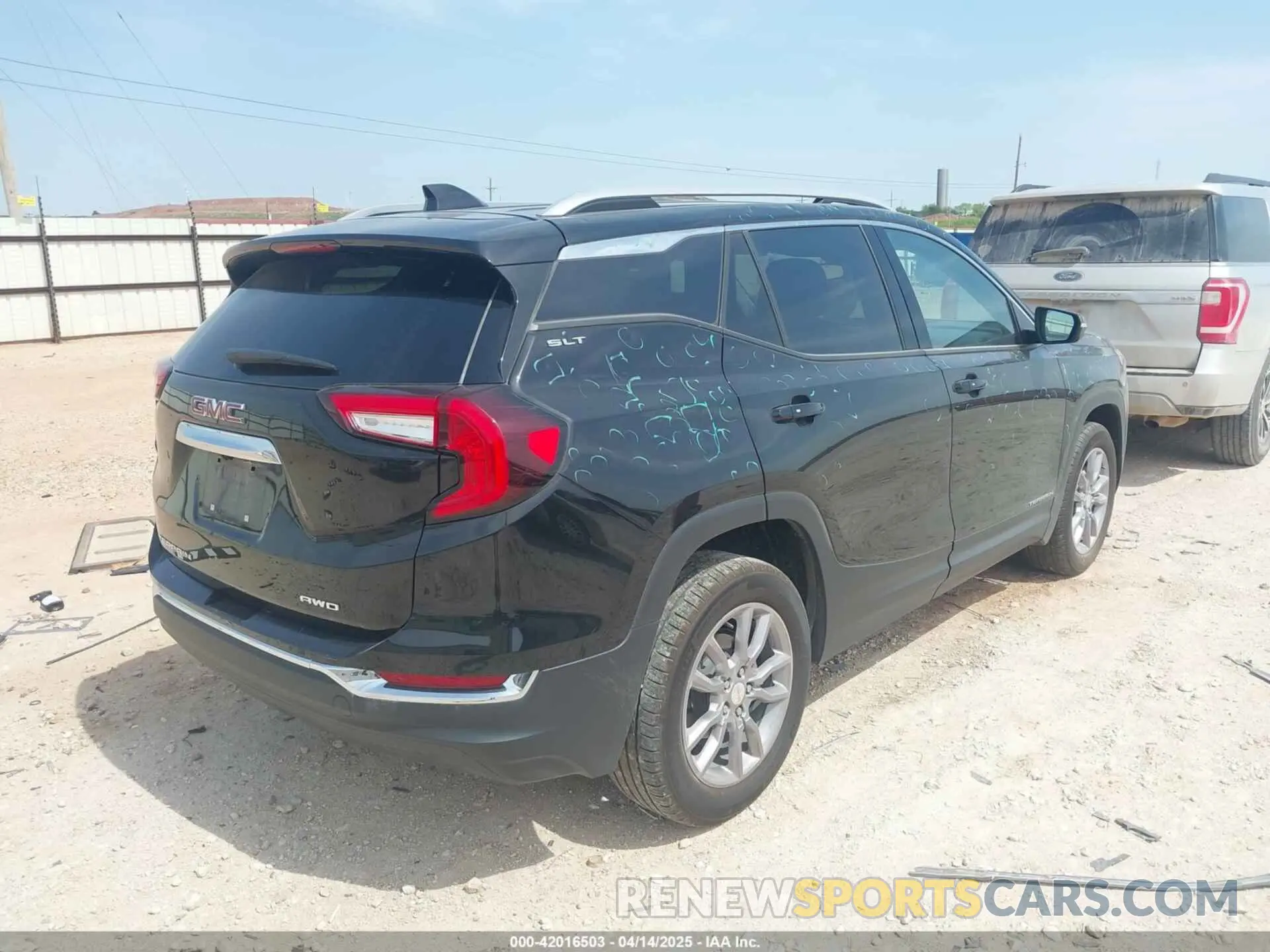 4 Photograph of a damaged car 3GKALVEG7RL361681 GMC TERRAIN 2024