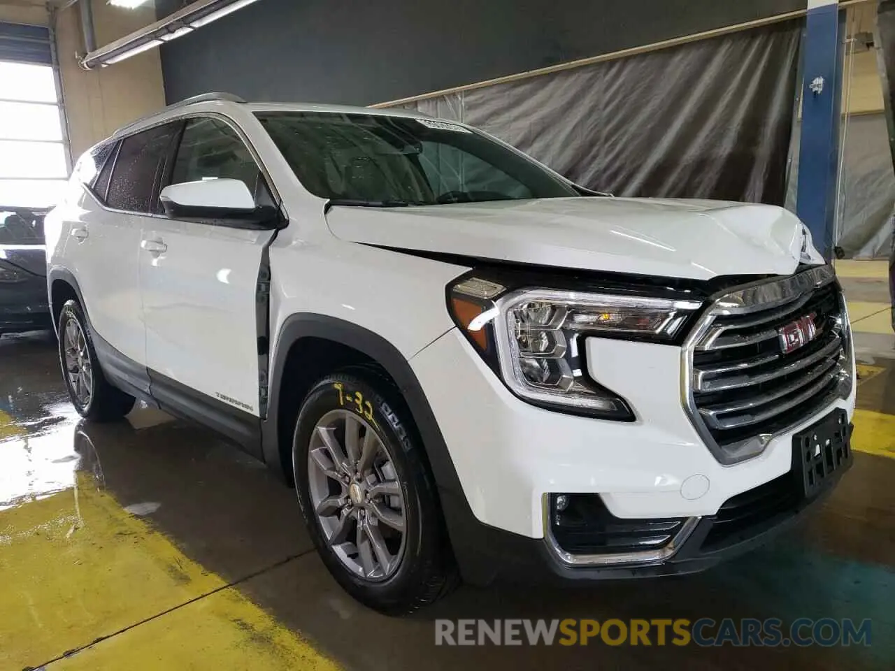4 Photograph of a damaged car 3GKALVEG8RL383253 GMC TERRAIN 2024