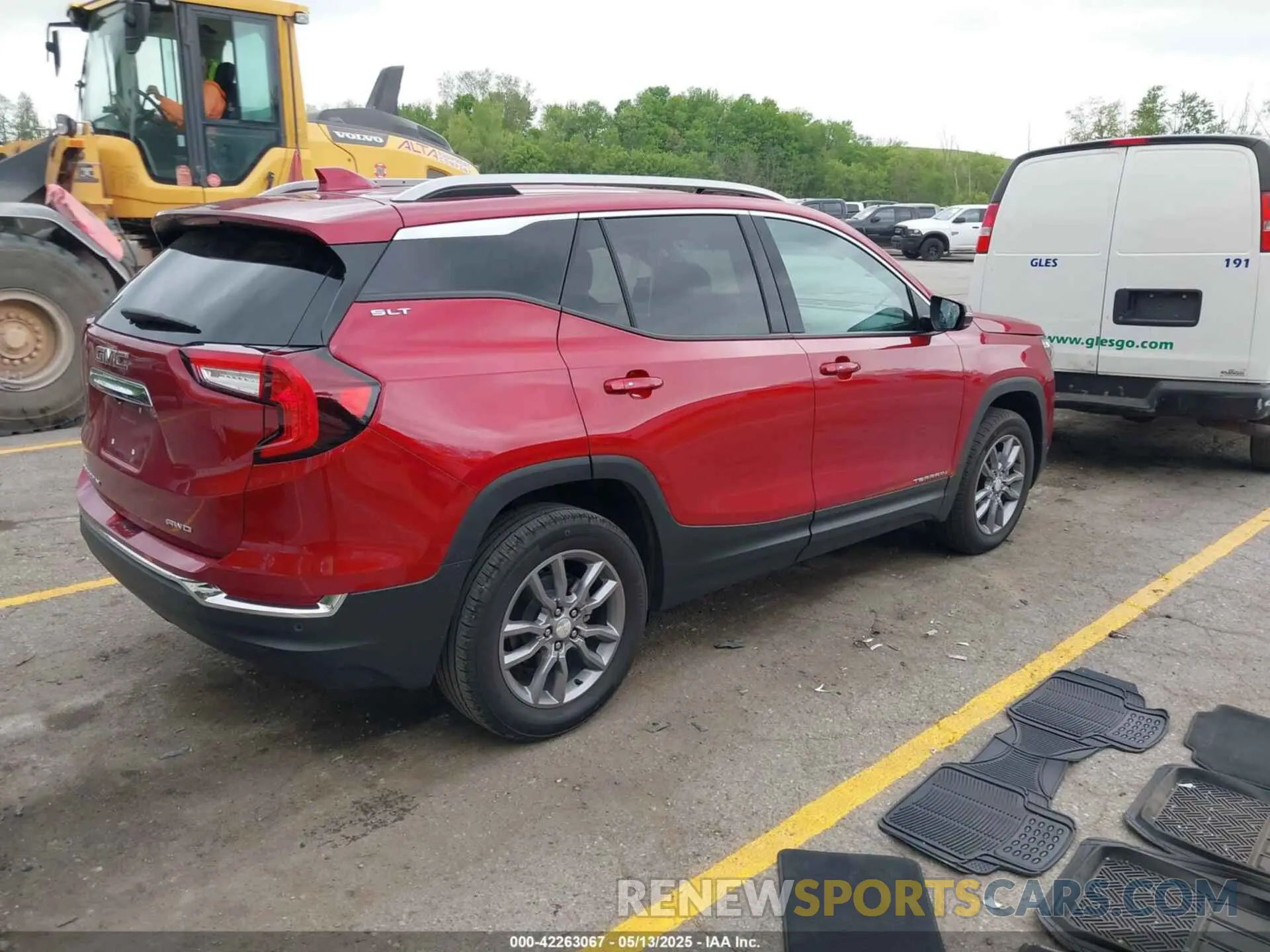 4 Photograph of a damaged car 3GKALVEG9RL147422 GMC TERRAIN 2024