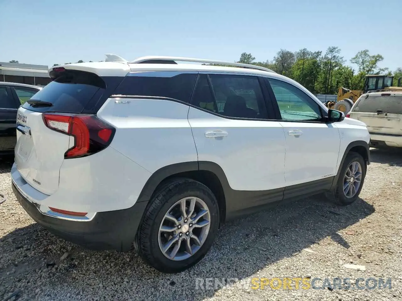 3 Photograph of a damaged car 3GKALVEGXRL390043 GMC TERRAIN 2024