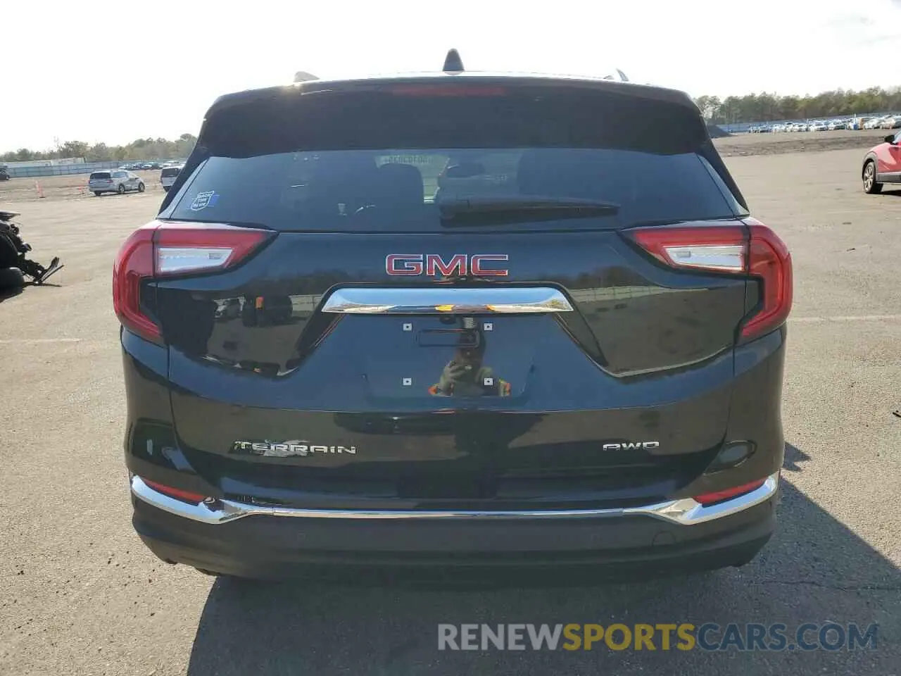6 Photograph of a damaged car 3GKALVEGXRL400845 GMC TERRAIN 2024