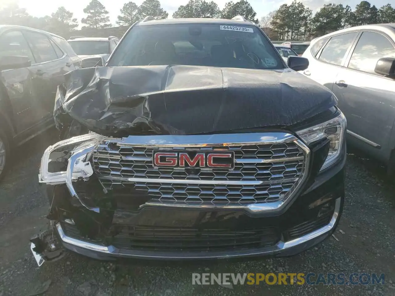 5 Photograph of a damaged car 3GKALXEG0RL155372 GMC TERRAIN 2024