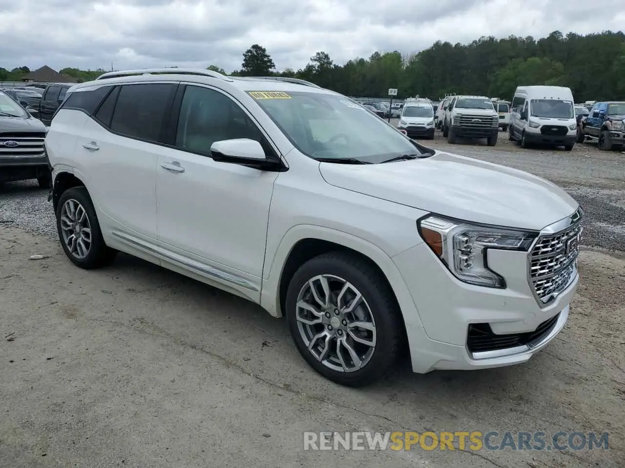 4 Photograph of a damaged car 3GKALXEG2RL383356 GMC TERRAIN 2024