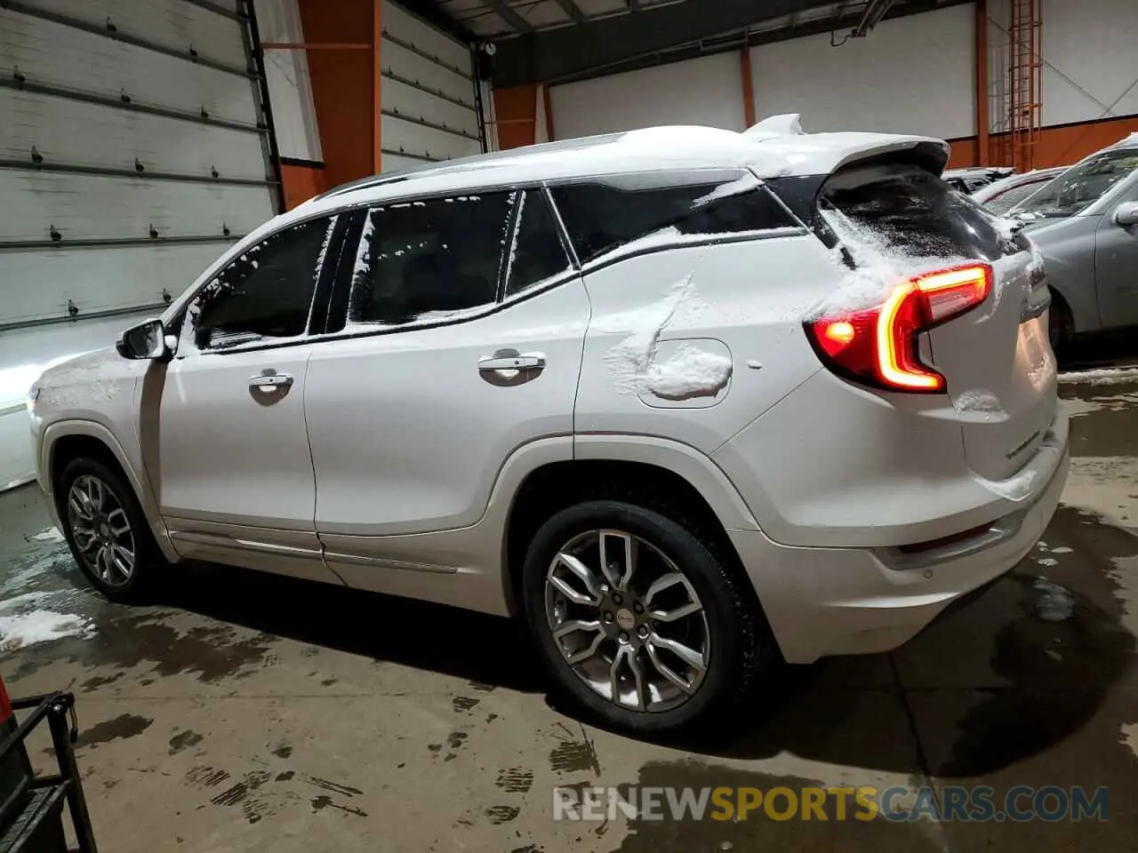 2 Photograph of a damaged car 3GKALXEG9RL239478 GMC TERRAIN 2024