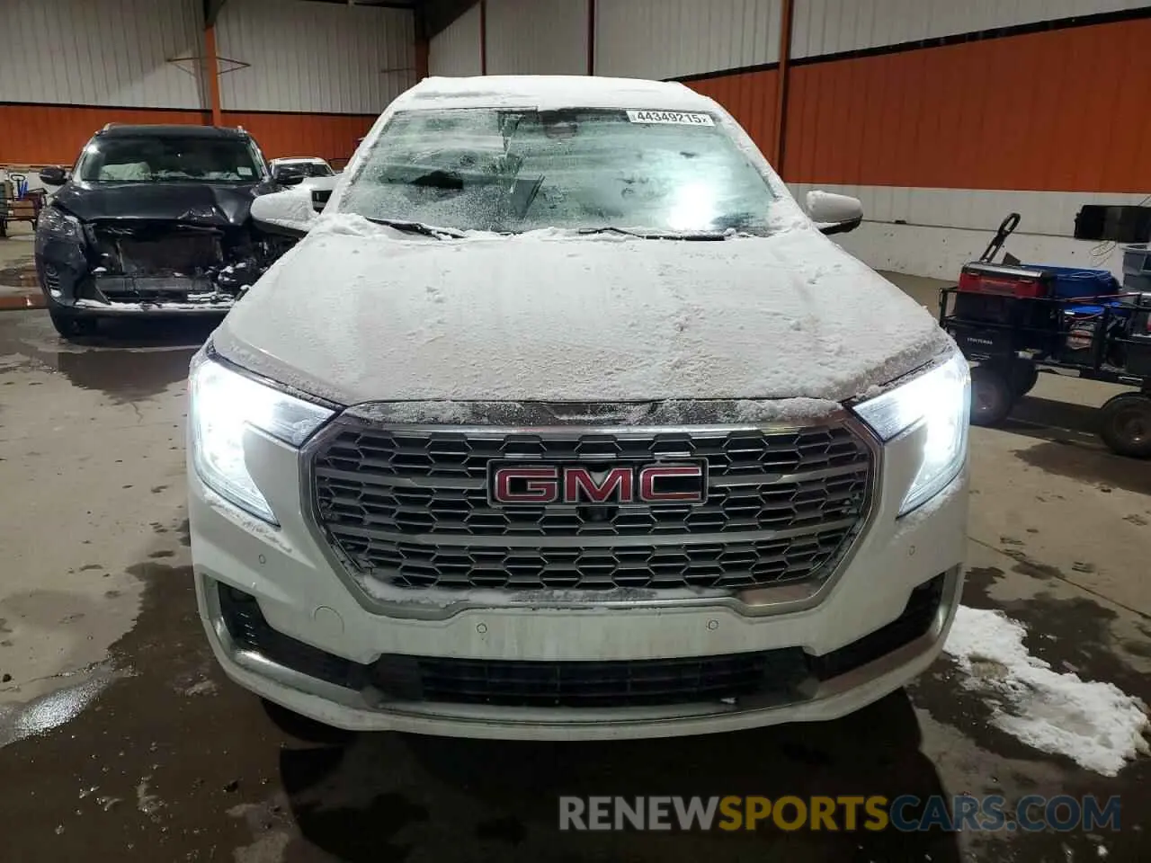 5 Photograph of a damaged car 3GKALXEG9RL239478 GMC TERRAIN 2024