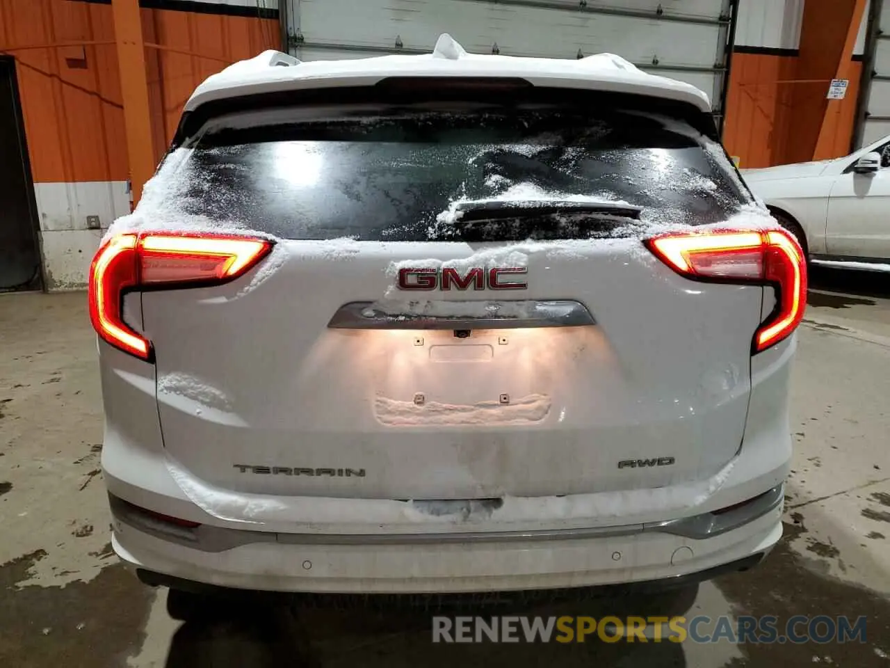 6 Photograph of a damaged car 3GKALXEG9RL239478 GMC TERRAIN 2024