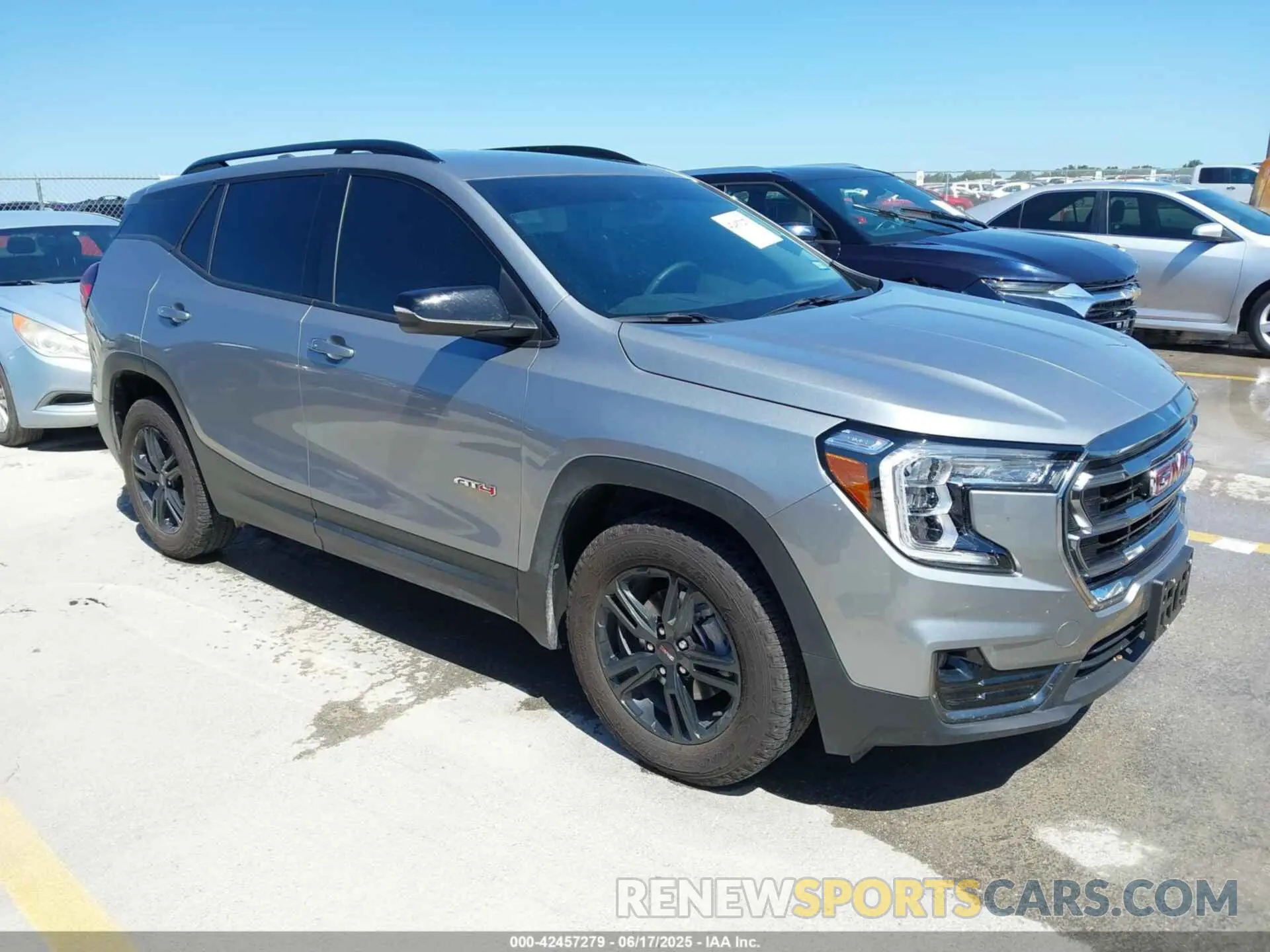 1 Photograph of a damaged car 3GKALYEG0RL377383 GMC TERRAIN 2024