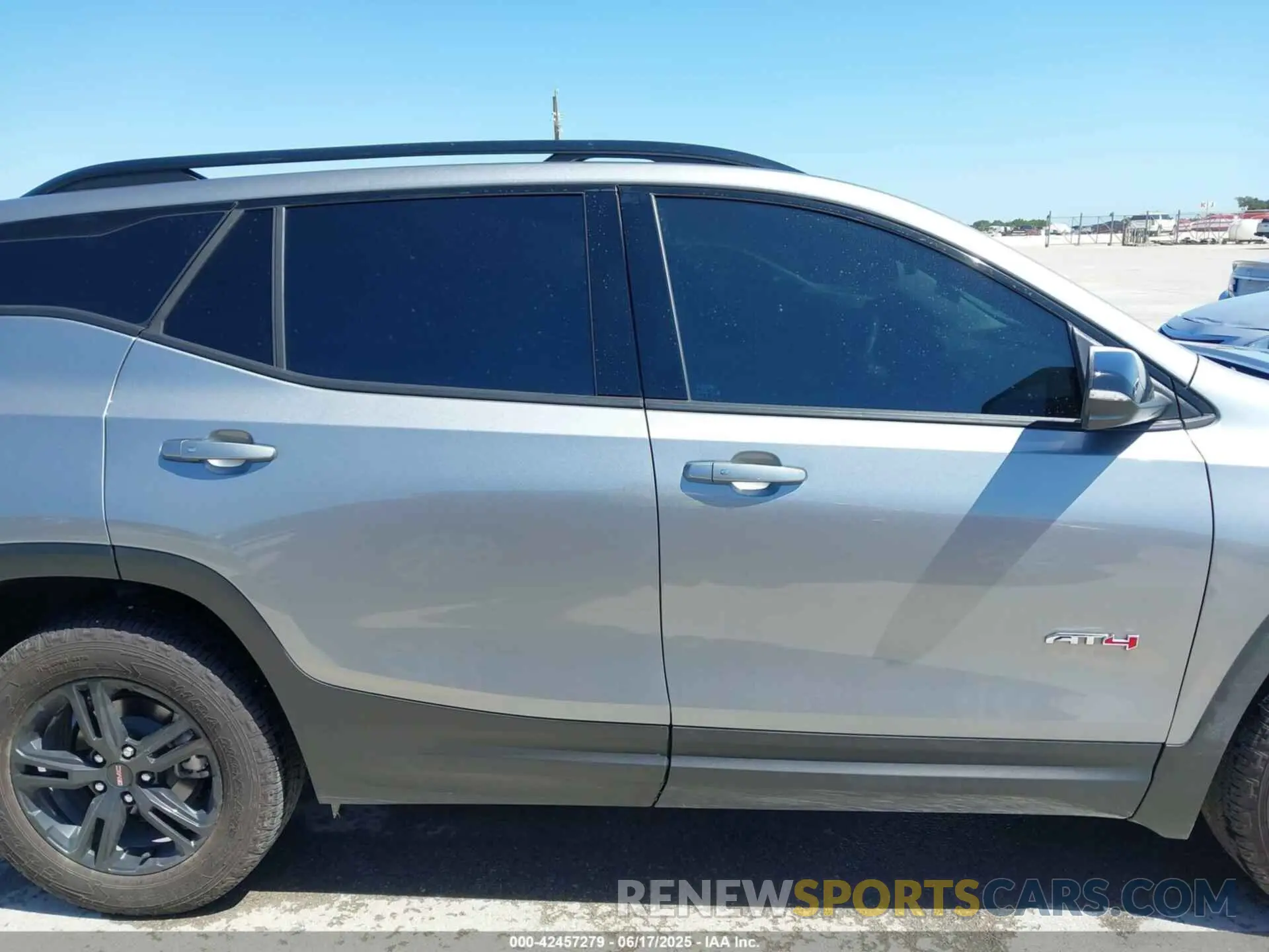 13 Photograph of a damaged car 3GKALYEG0RL377383 GMC TERRAIN 2024