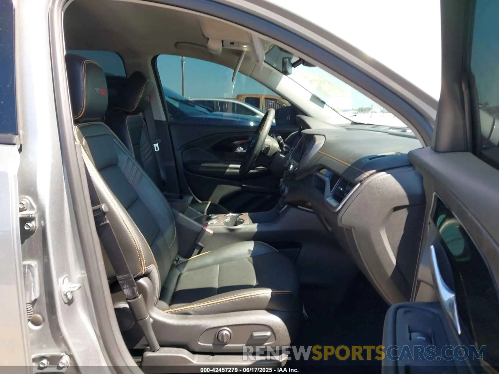 5 Photograph of a damaged car 3GKALYEG0RL377383 GMC TERRAIN 2024