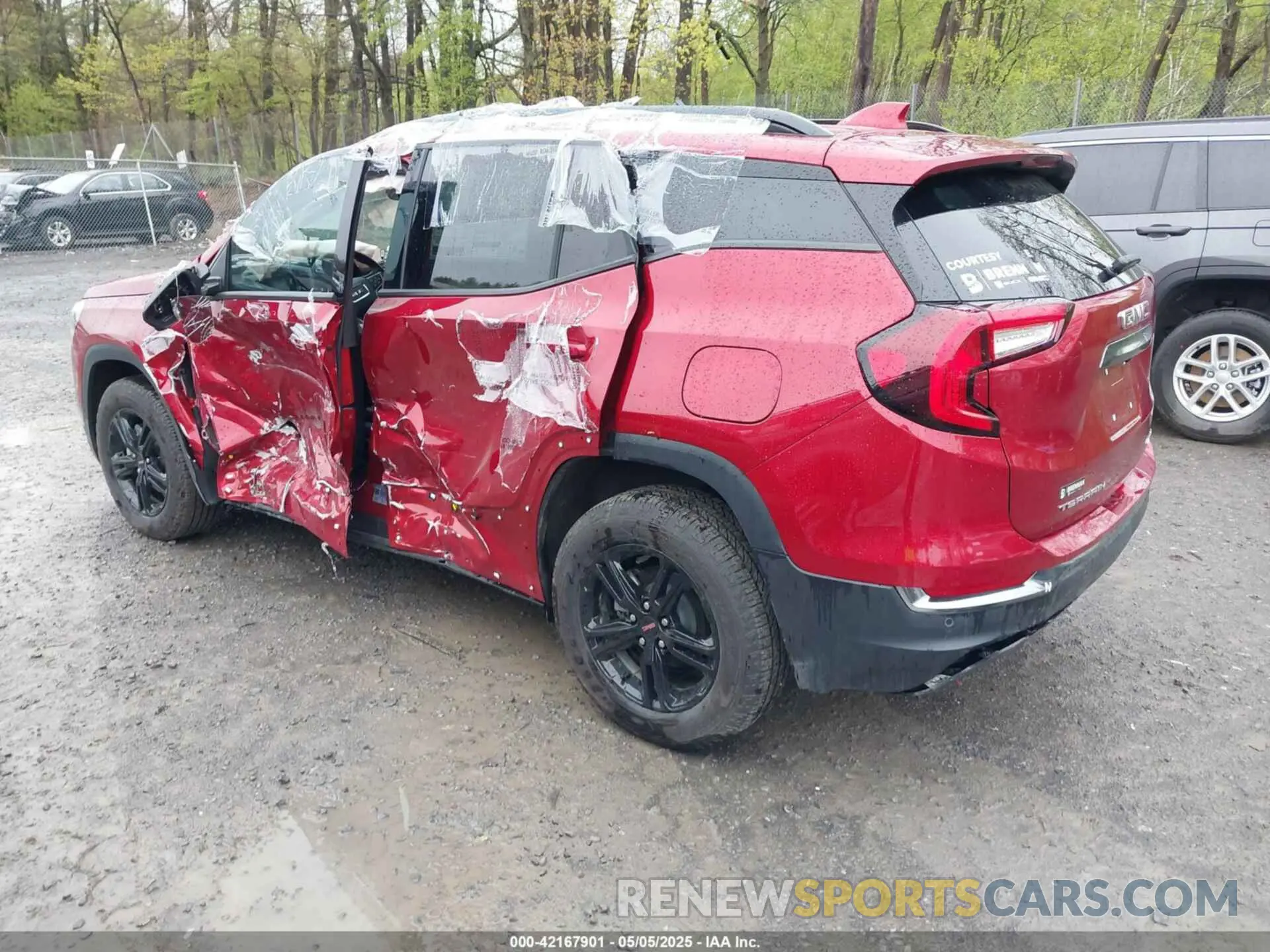 3 Фотография поврежденного автомобиля 3GKALYEG0RL383037 GMC TERRAIN 2024
