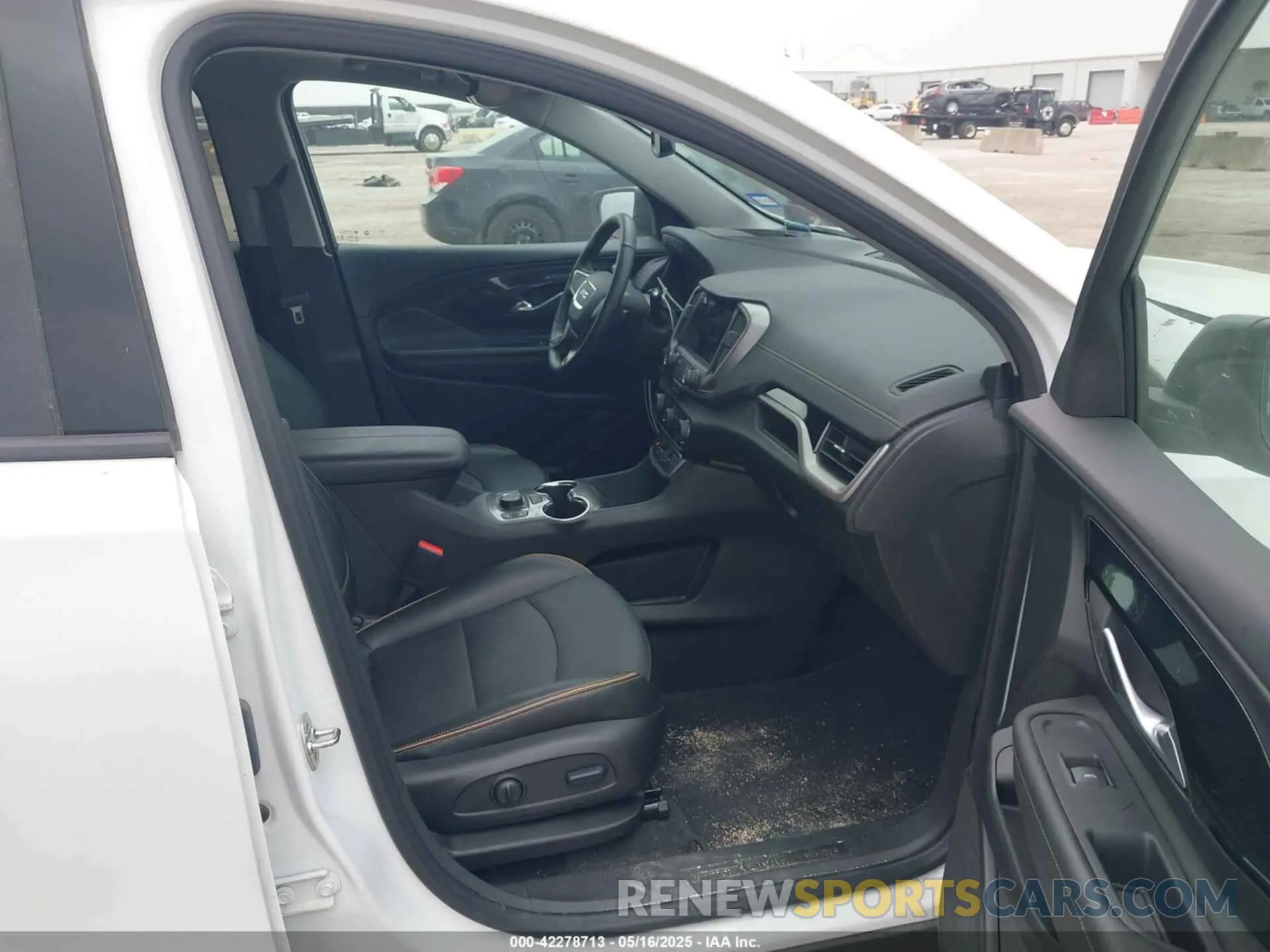 5 Photograph of a damaged car 3GKALYEG6RL311758 GMC TERRAIN 2024