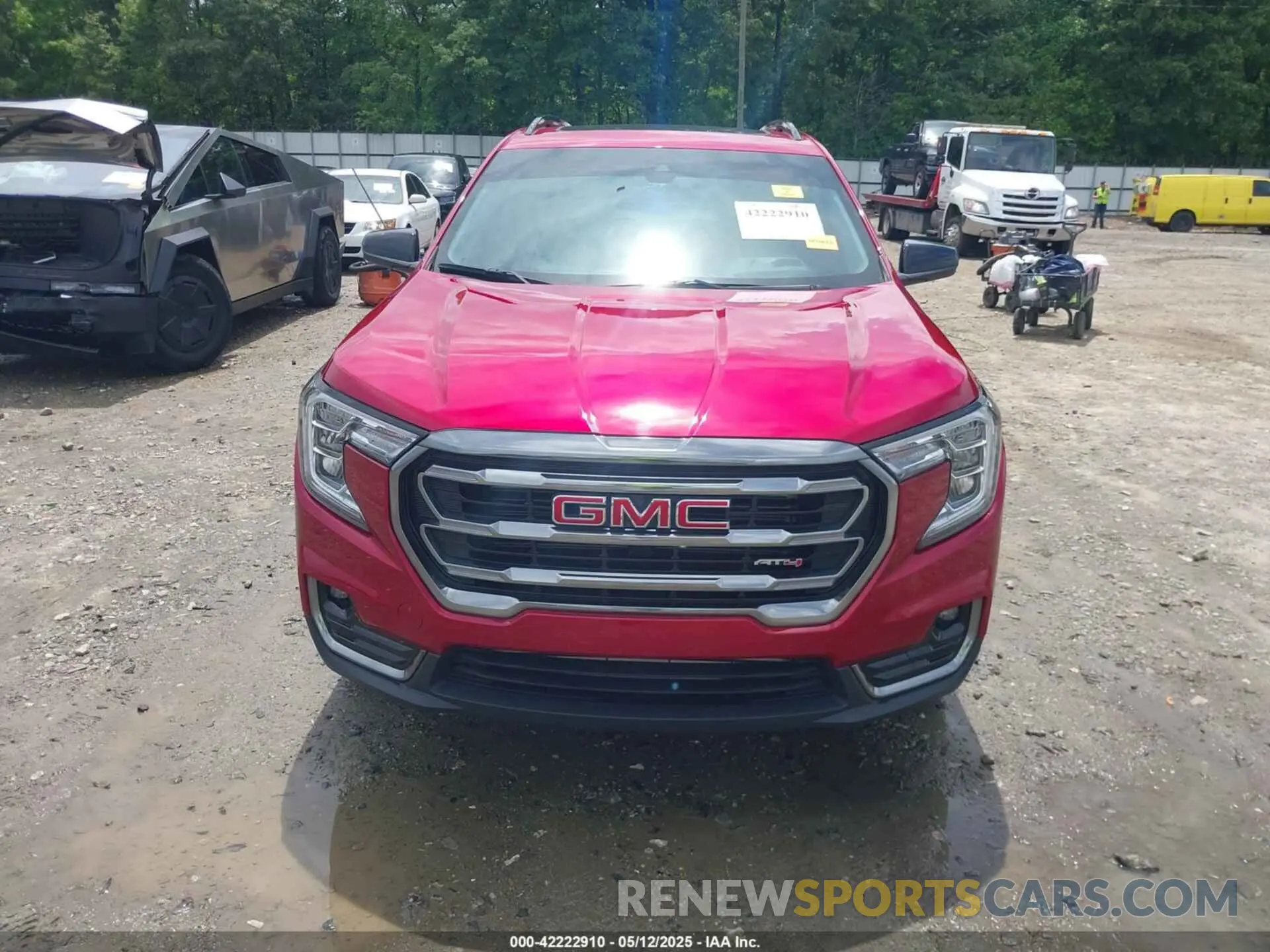 13 Photograph of a damaged car 3GKALYEGXRL271393 GMC TERRAIN 2024