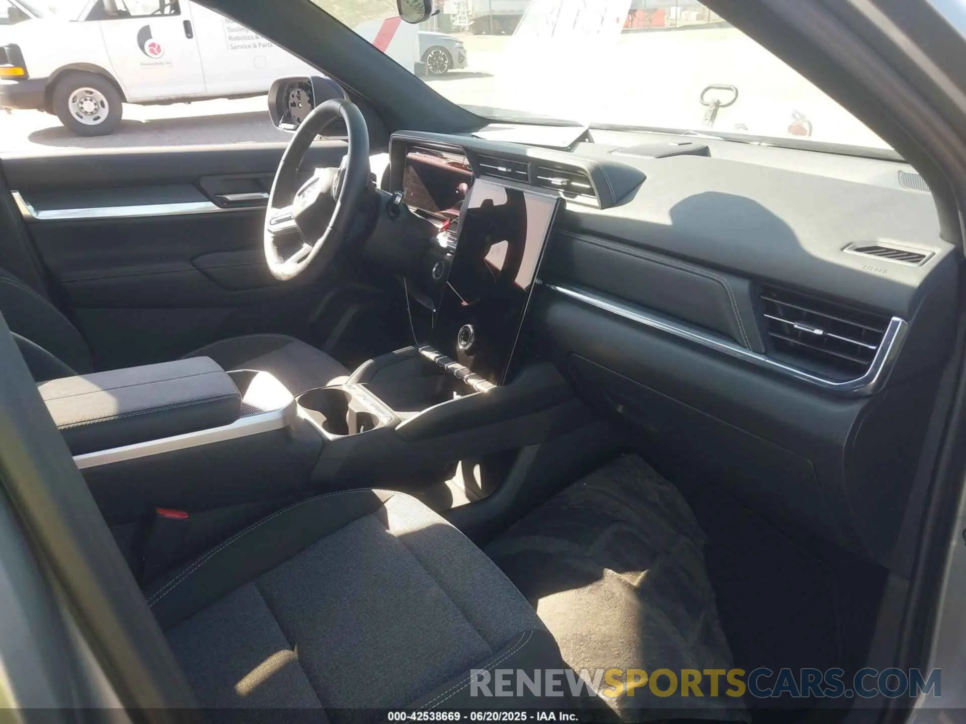 5 Photograph of a damaged car 3GKALUEG3SL310422 GMC TERRAIN 2025