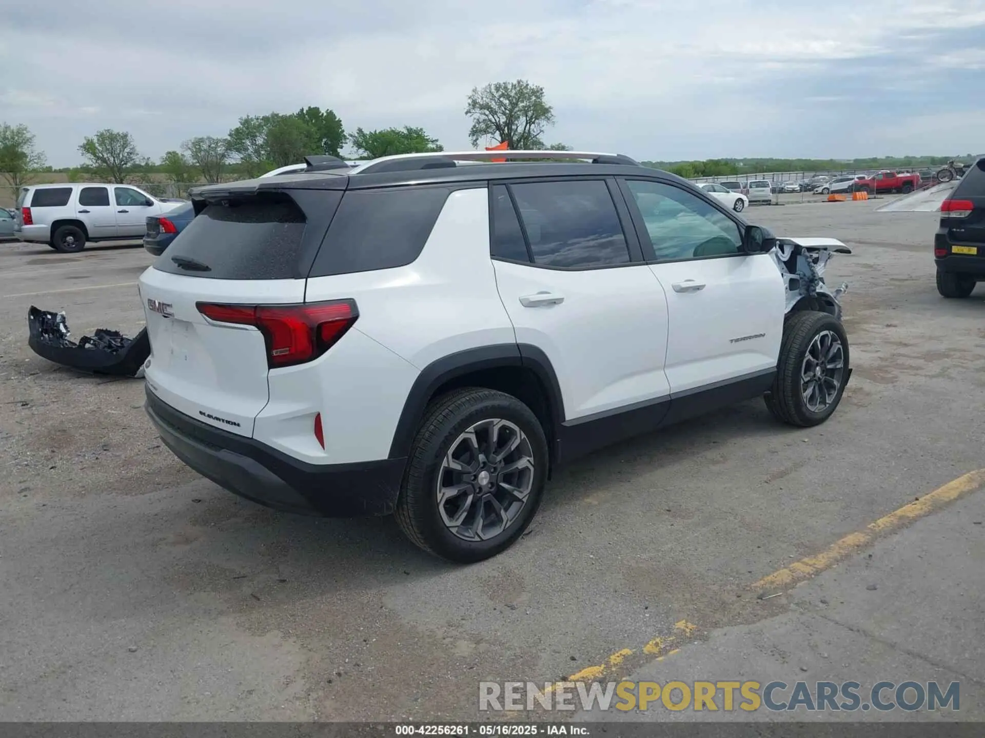 4 Фотография поврежденного автомобиля 3GKALUEG8SL300808 GMC TERRAIN 2025