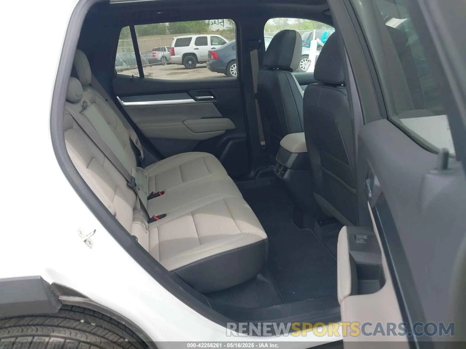 8 Фотография поврежденного автомобиля 3GKALUEG8SL300808 GMC TERRAIN 2025