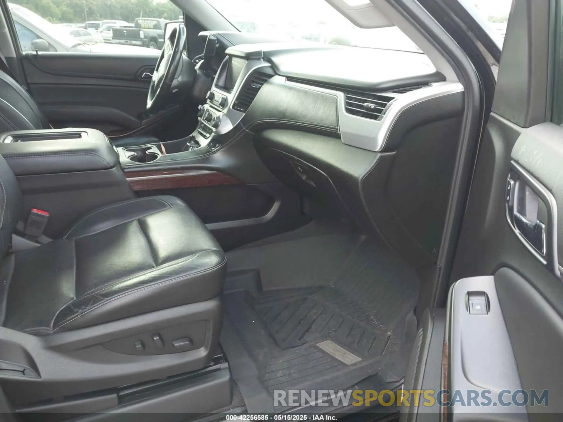5 Фотография поврежденного автомобиля 1GKS1BKC6KR156197 GMC YUKON 2019