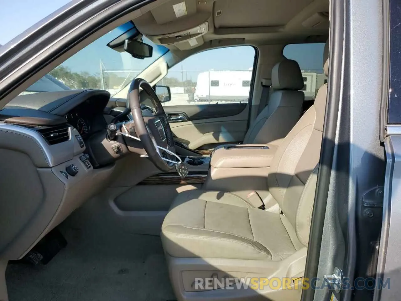 7 Фотография поврежденного автомобиля 1GKS1BKC9KR118544 GMC YUKON 2019
