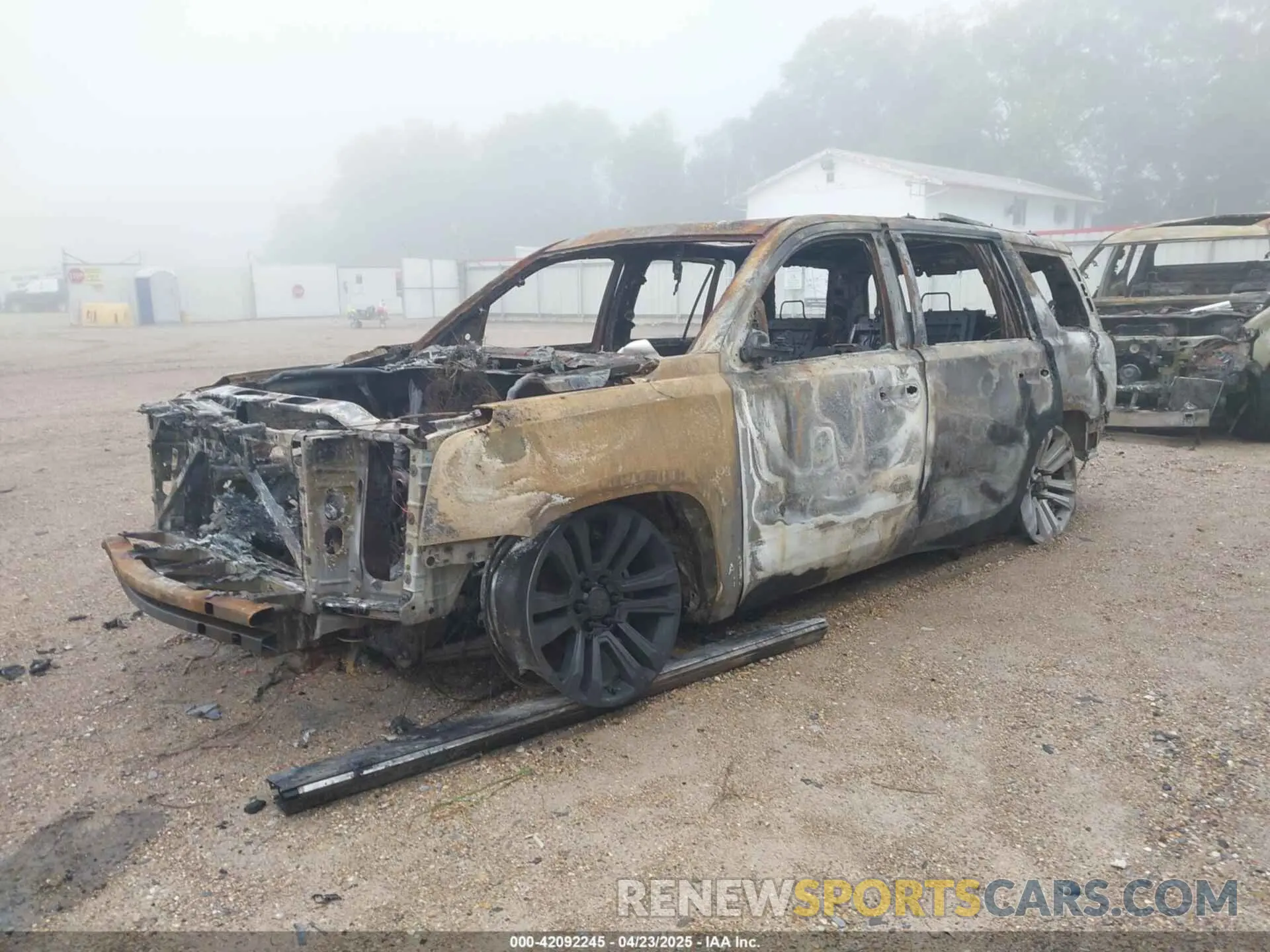 2 Фотография поврежденного автомобиля 1GKS1CKJ6KR223319 GMC YUKON 2019