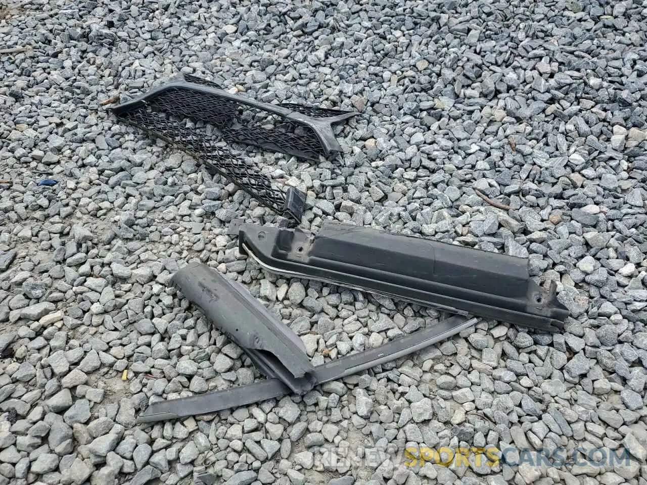 13 Photograph of a damaged car 1GKS1CKJ6KR268230 GMC YUKON 2019