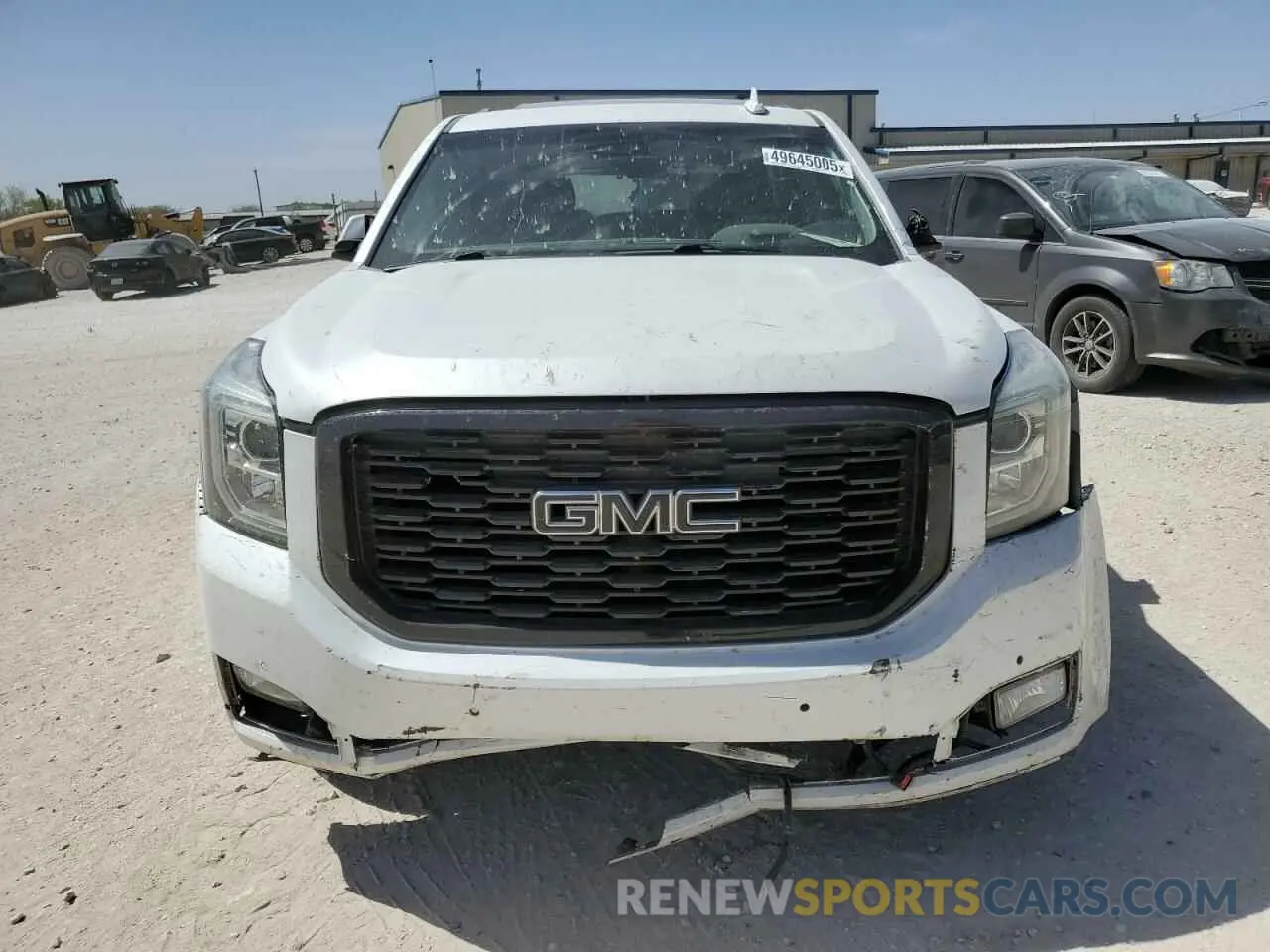 5 Photograph of a damaged car 1GKS1CKJ9KR128706 GMC YUKON 2019