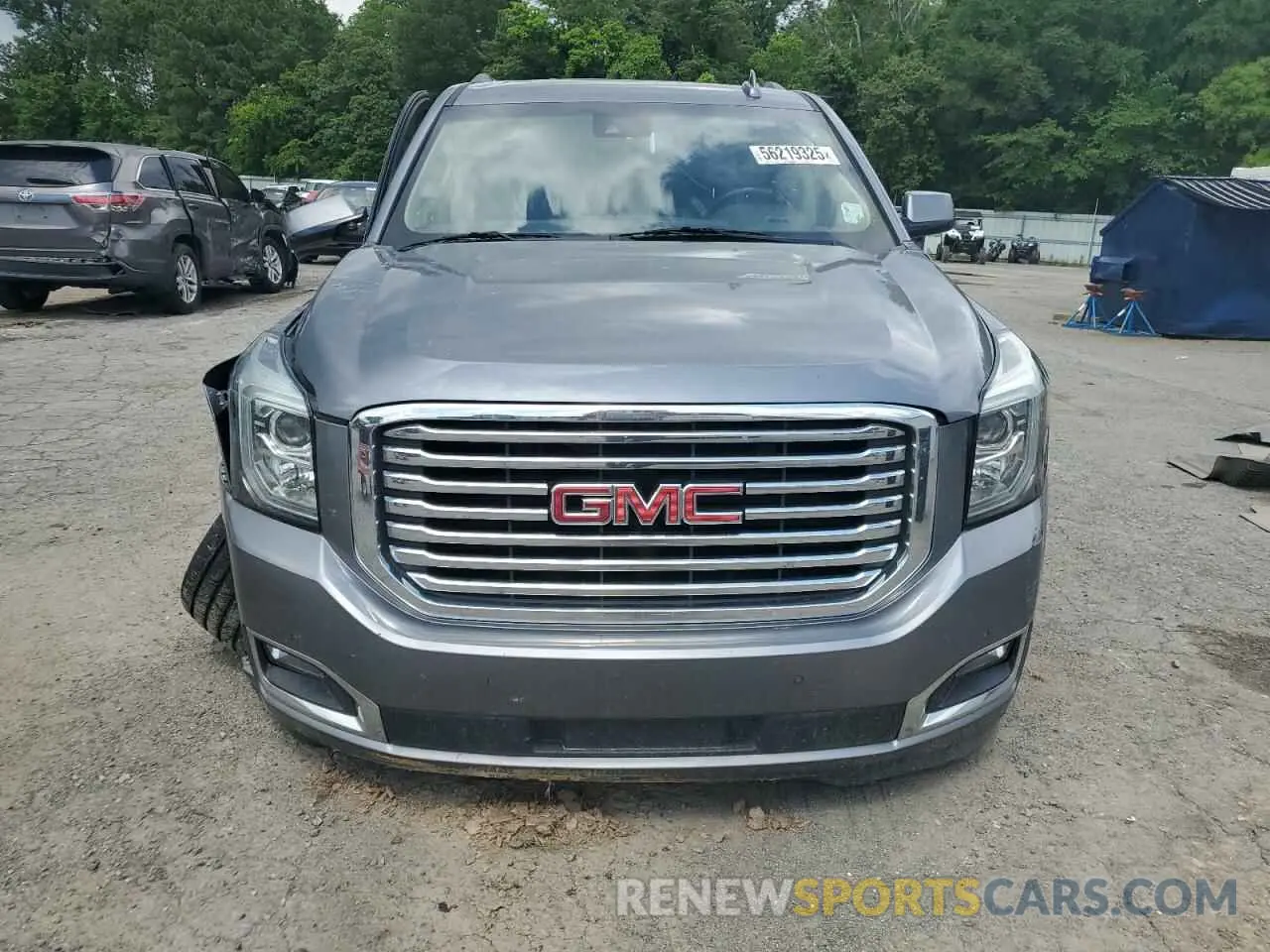 5 Photograph of a damaged car 1GKS1GKC0KR325305 GMC YUKON 2019