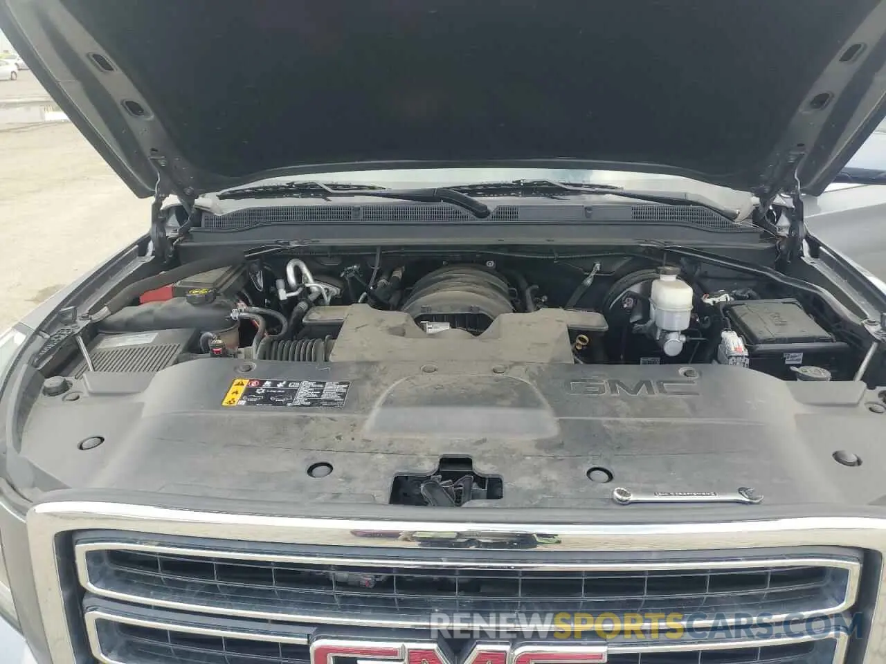 12 Photograph of a damaged car 1GKS1GKC9KR331054 GMC YUKON 2019