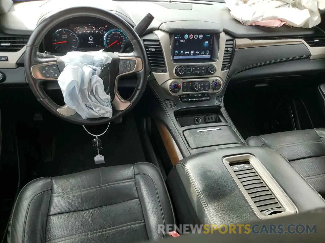8 Photograph of a damaged car 1GKS1HKJ2KR178862 GMC YUKON 2019