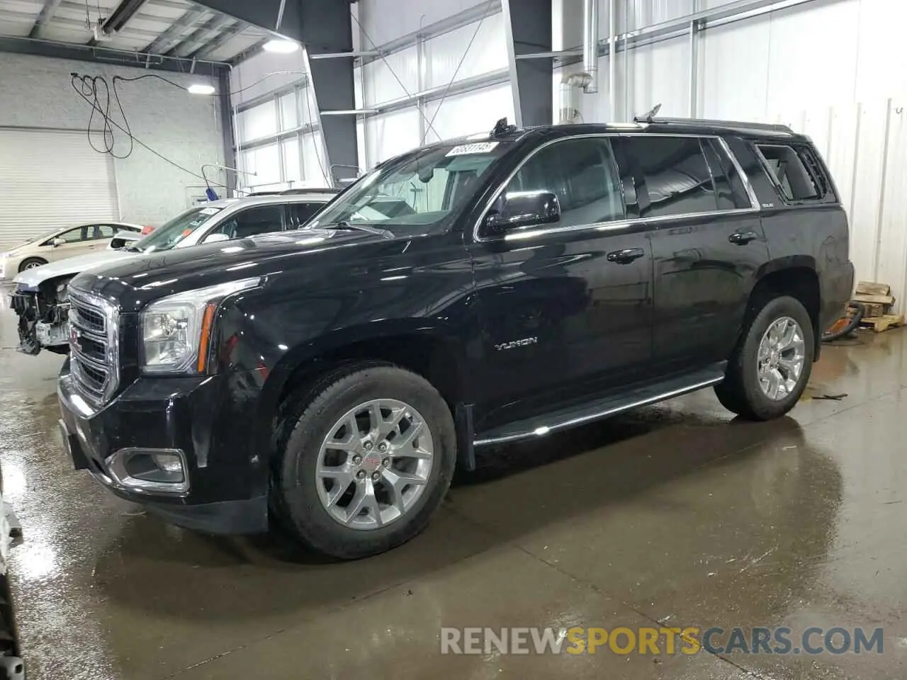 1 Photograph of a damaged car 1GKS2AKC9KR101962 GMC YUKON 2019