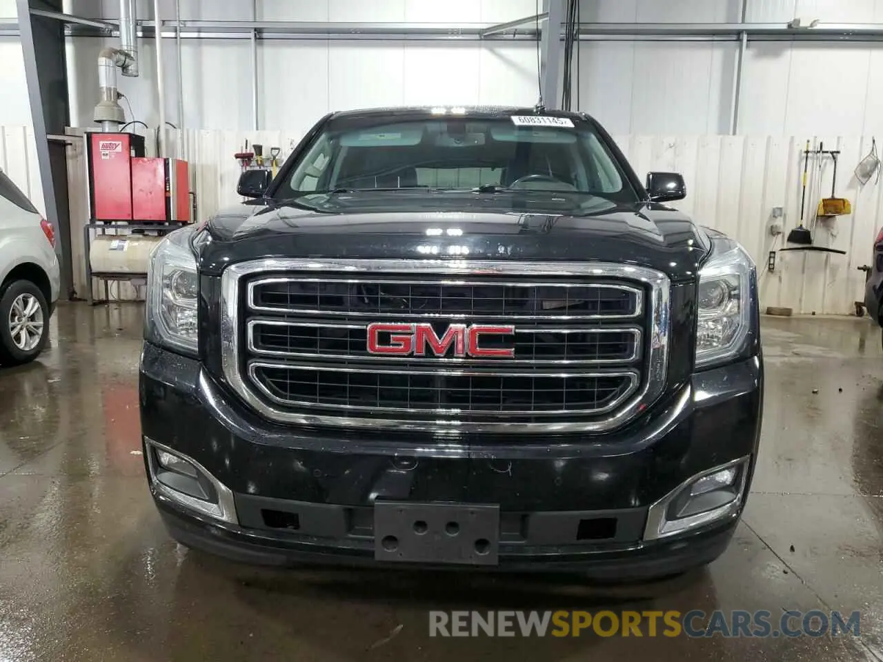 5 Photograph of a damaged car 1GKS2AKC9KR101962 GMC YUKON 2019