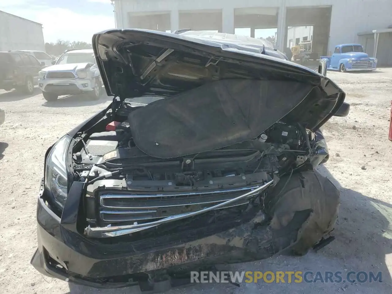 5 Photograph of a damaged car 1GKS2AKC9KR354179 GMC YUKON 2019