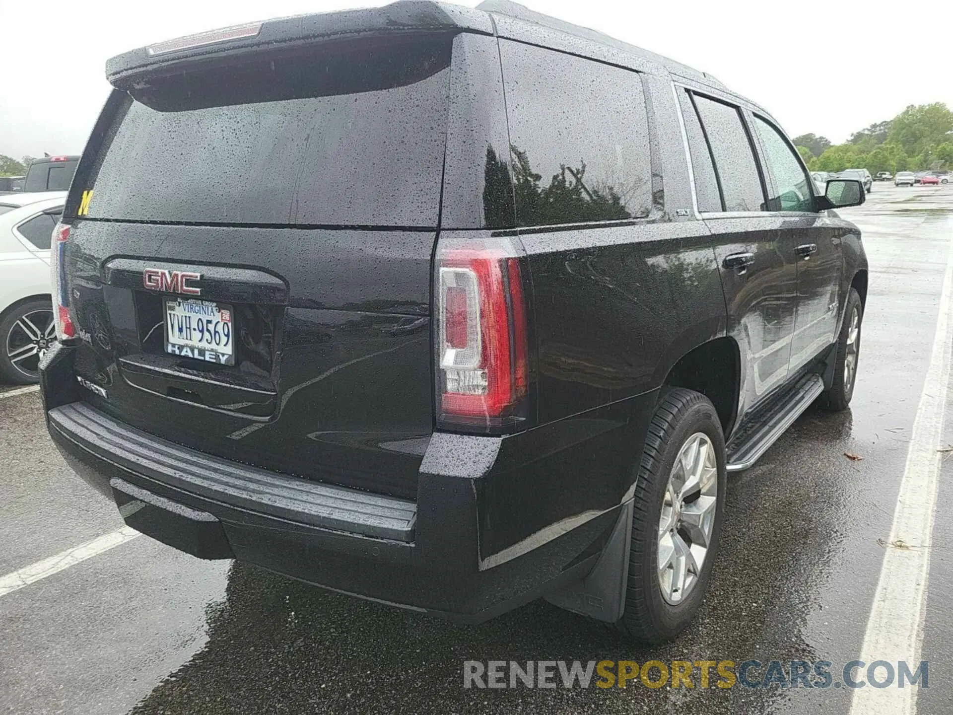 12 Photograph of a damaged car 1GKS2BKC0KR281127 GMC YUKON 2019