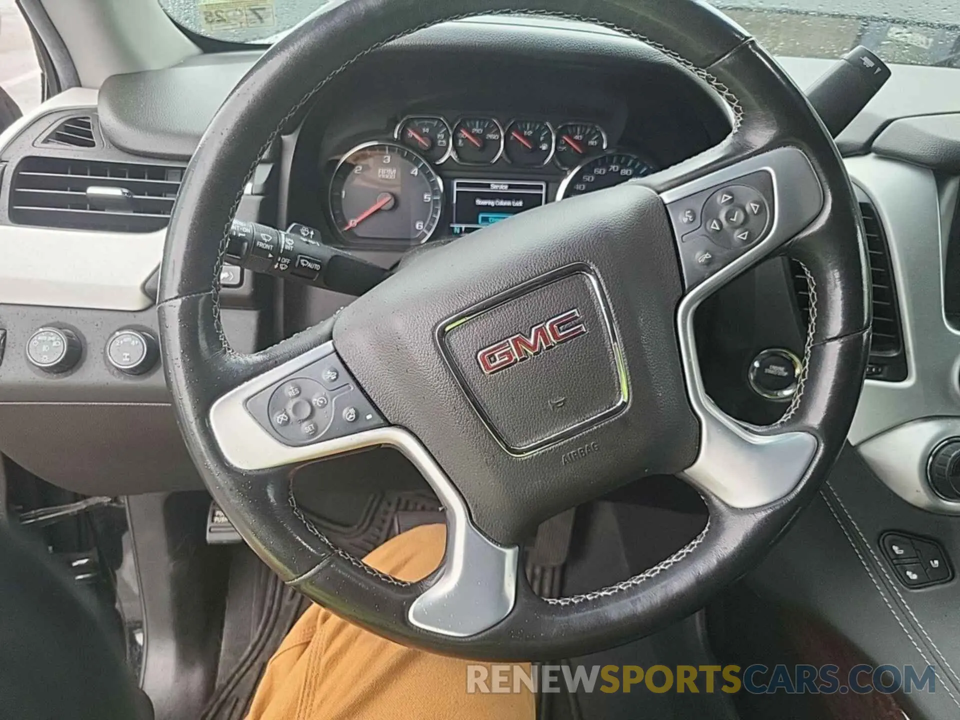 15 Photograph of a damaged car 1GKS2BKC0KR281127 GMC YUKON 2019