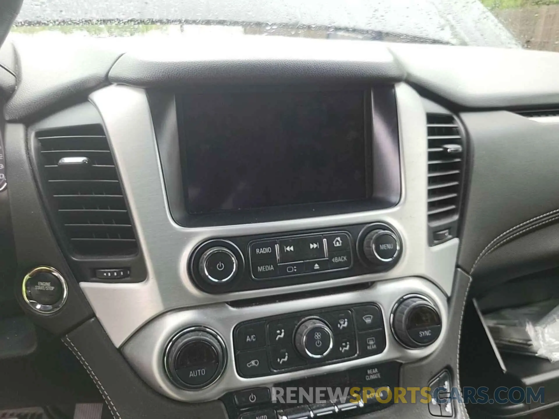 2 Photograph of a damaged car 1GKS2BKC0KR281127 GMC YUKON 2019