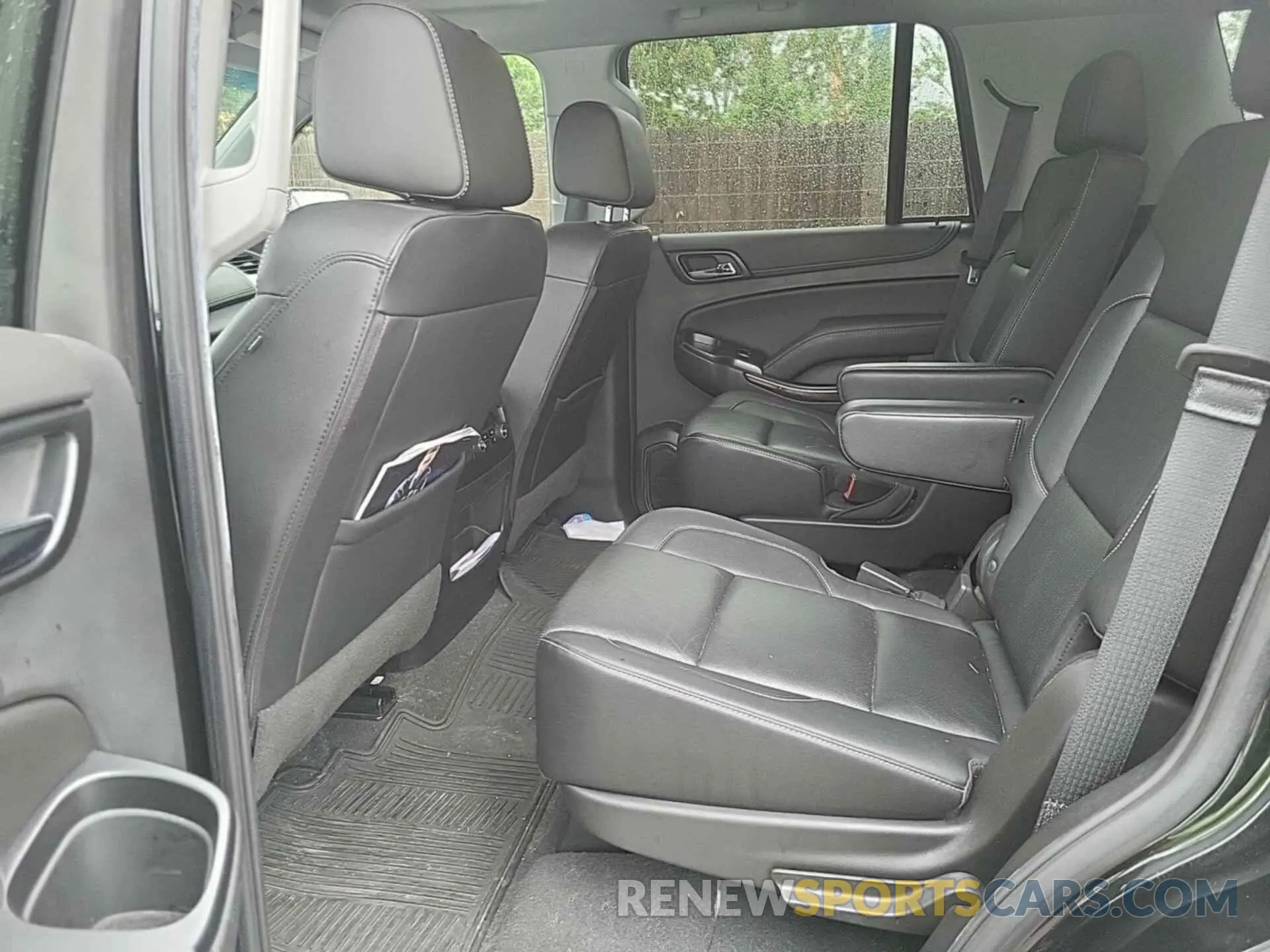 26 Photograph of a damaged car 1GKS2BKC0KR281127 GMC YUKON 2019