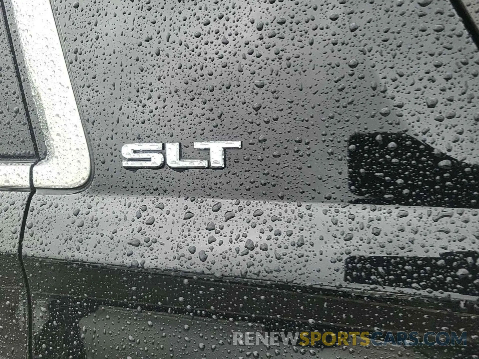 4 Photograph of a damaged car 1GKS2BKC0KR281127 GMC YUKON 2019