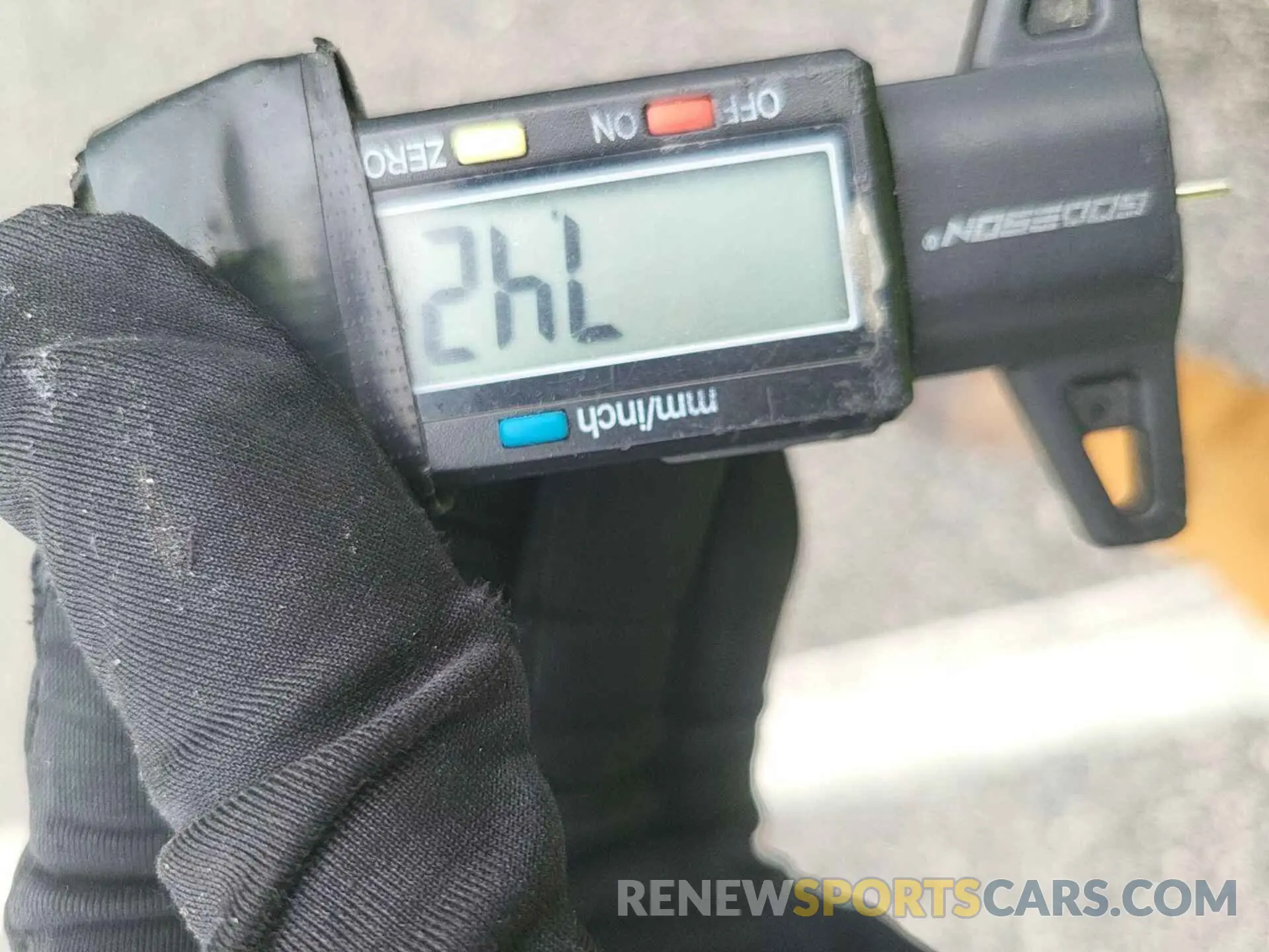 8 Photograph of a damaged car 1GKS2BKC0KR281127 GMC YUKON 2019