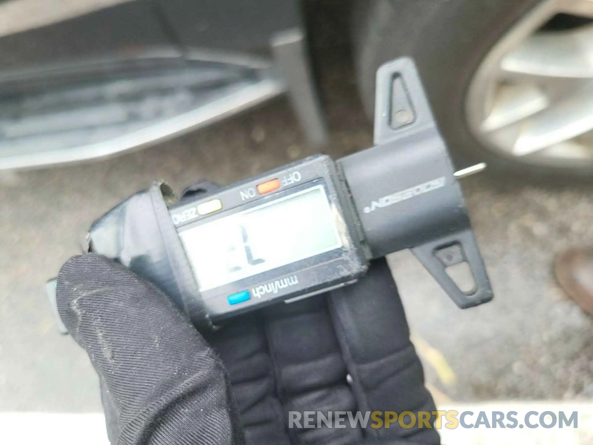 9 Photograph of a damaged car 1GKS2BKC0KR281127 GMC YUKON 2019