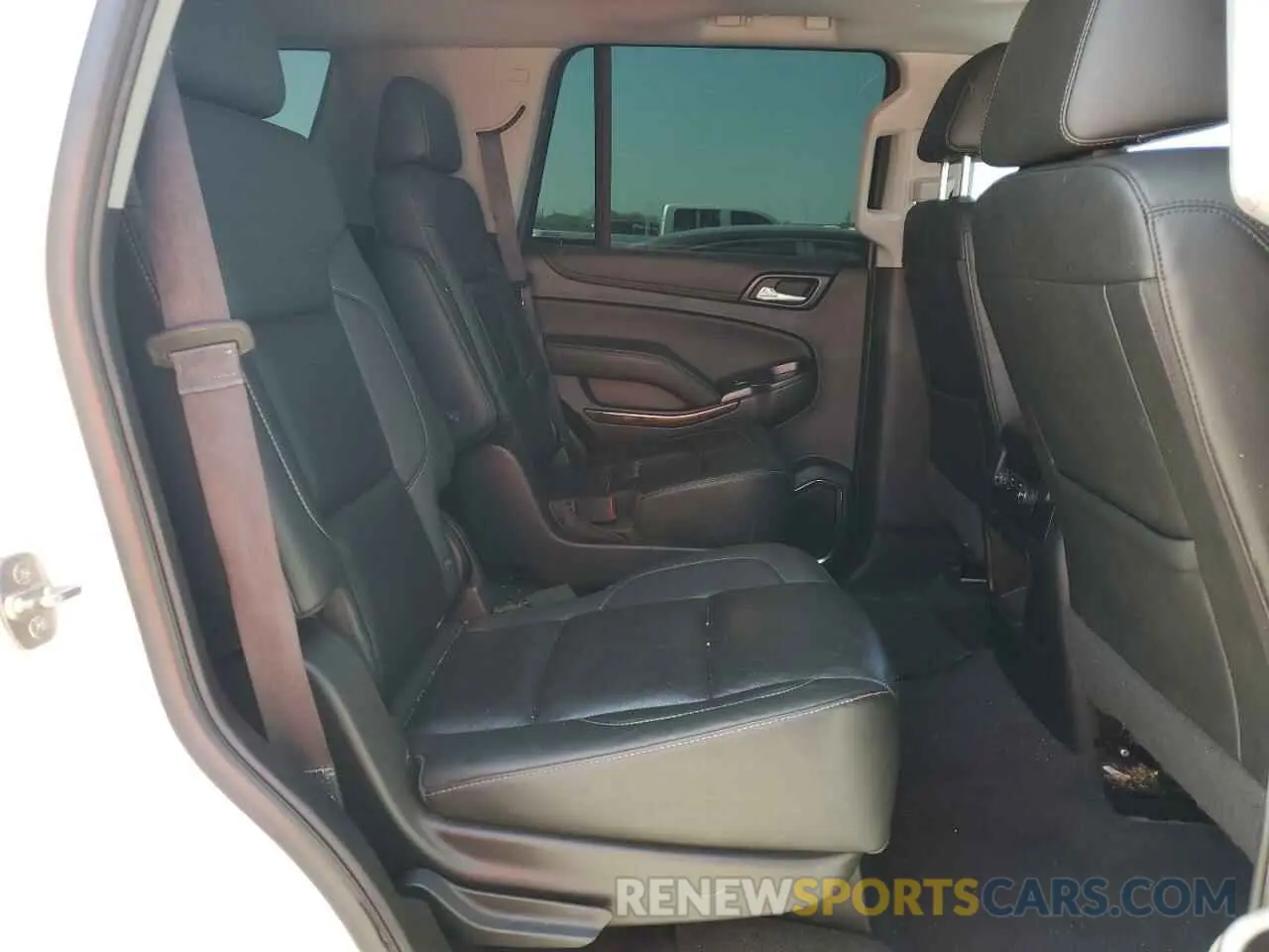 12 Фотография поврежденного автомобиля 1GKS2BKC1KR180128 GMC YUKON 2019