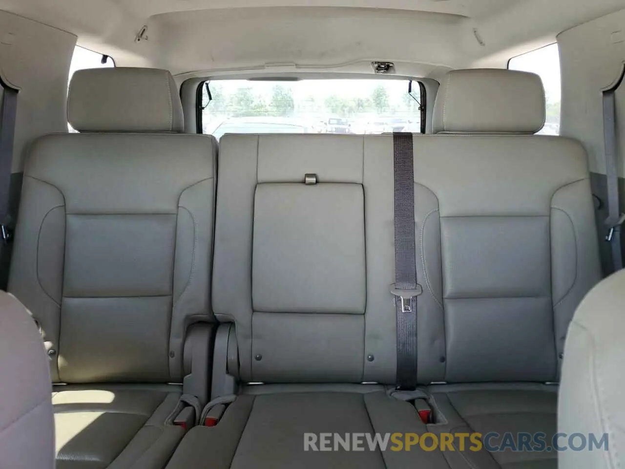 10 Photograph of a damaged car 1GKS2BKC3KR231127 GMC YUKON 2019