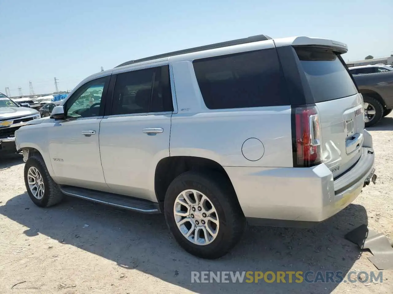 2 Photograph of a damaged car 1GKS2BKC3KR231127 GMC YUKON 2019