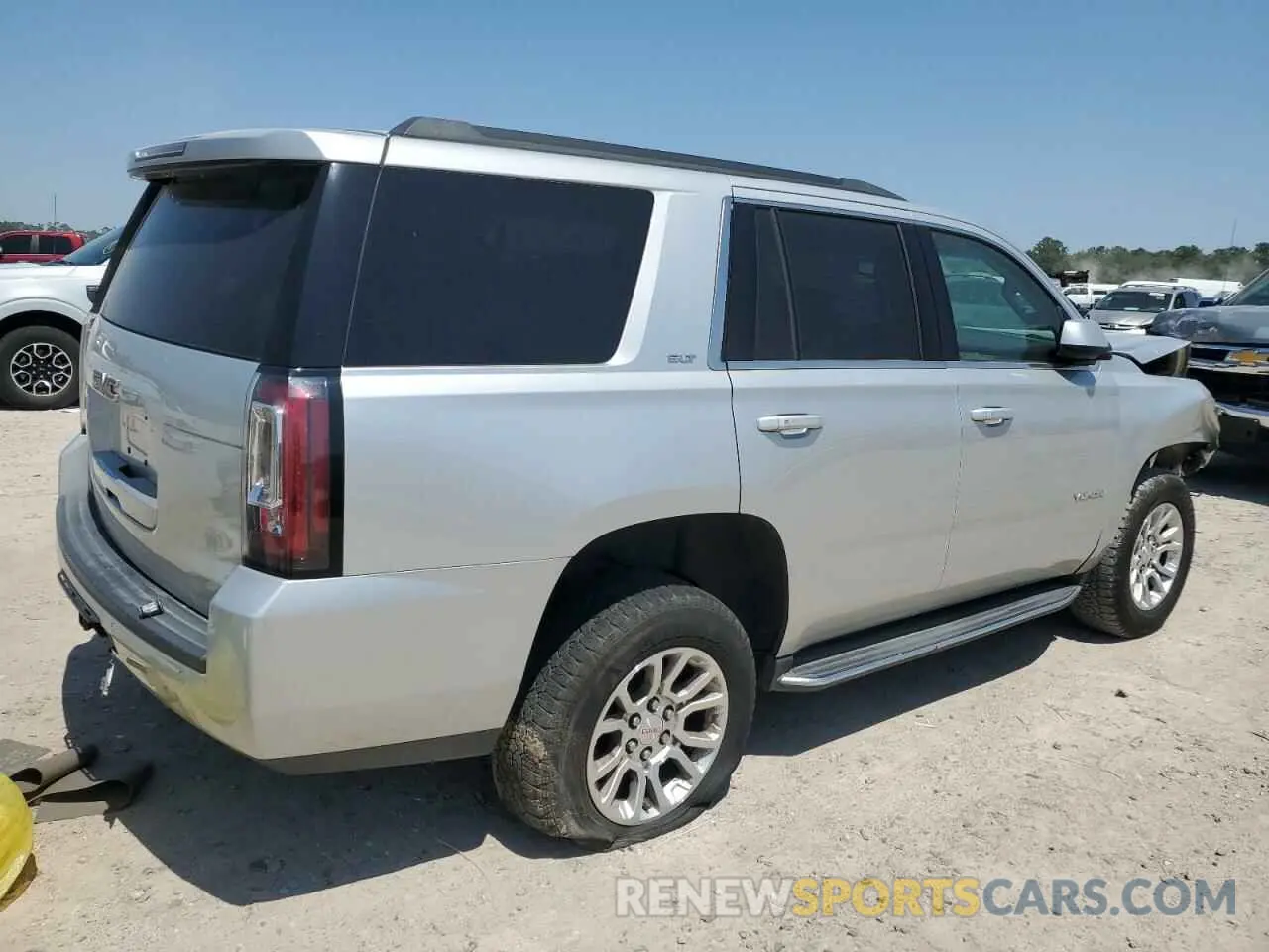 3 Photograph of a damaged car 1GKS2BKC3KR231127 GMC YUKON 2019