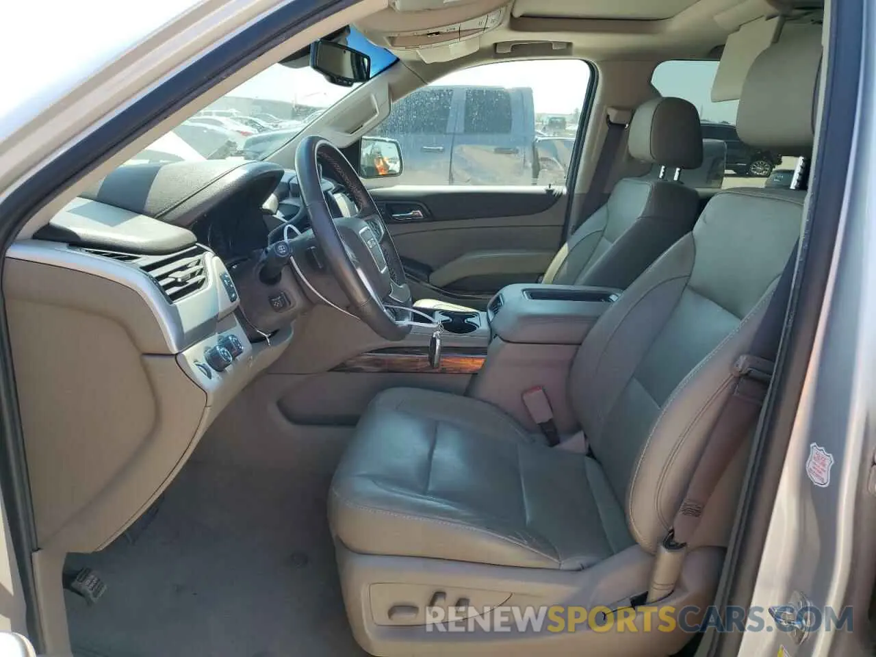 7 Photograph of a damaged car 1GKS2BKC3KR231127 GMC YUKON 2019