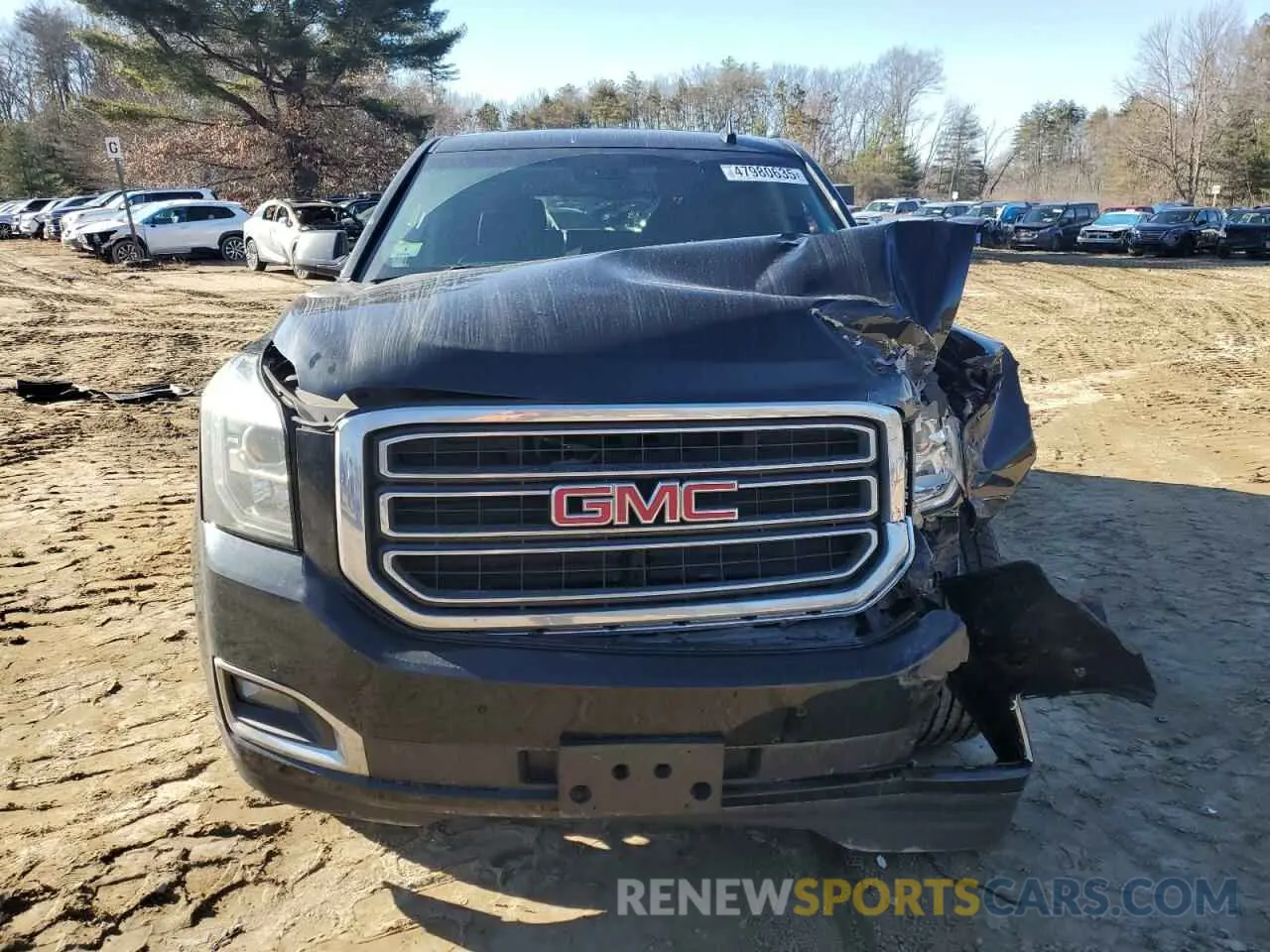 5 Photograph of a damaged car 1GKS2BKC5KR117288 GMC YUKON 2019